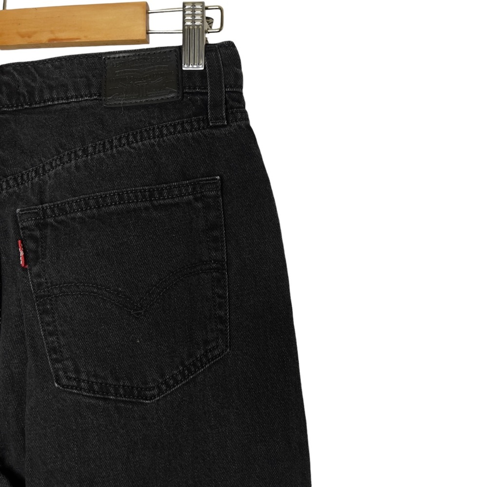 Levi's High-Rise Straight Jeans in Black - Picture 7 of 7